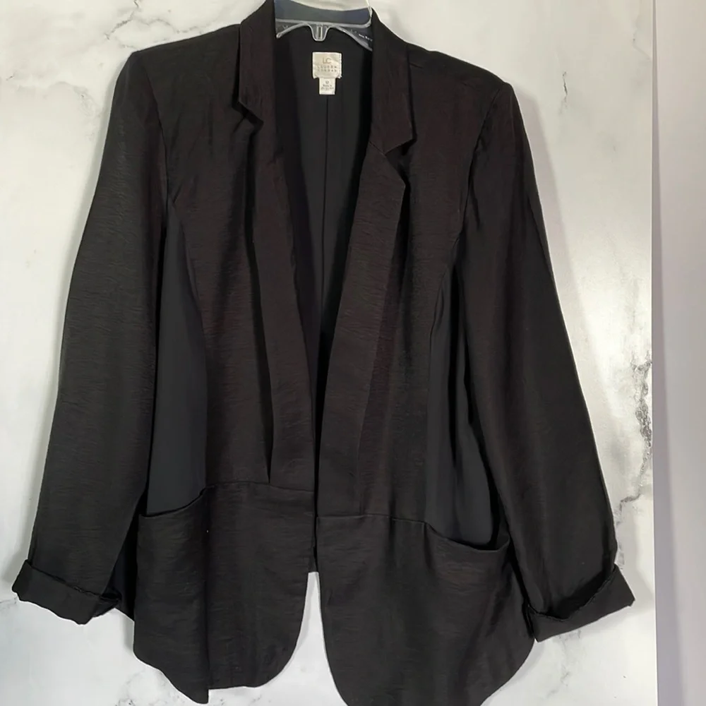 LC Blazer - Picture 1 of 6